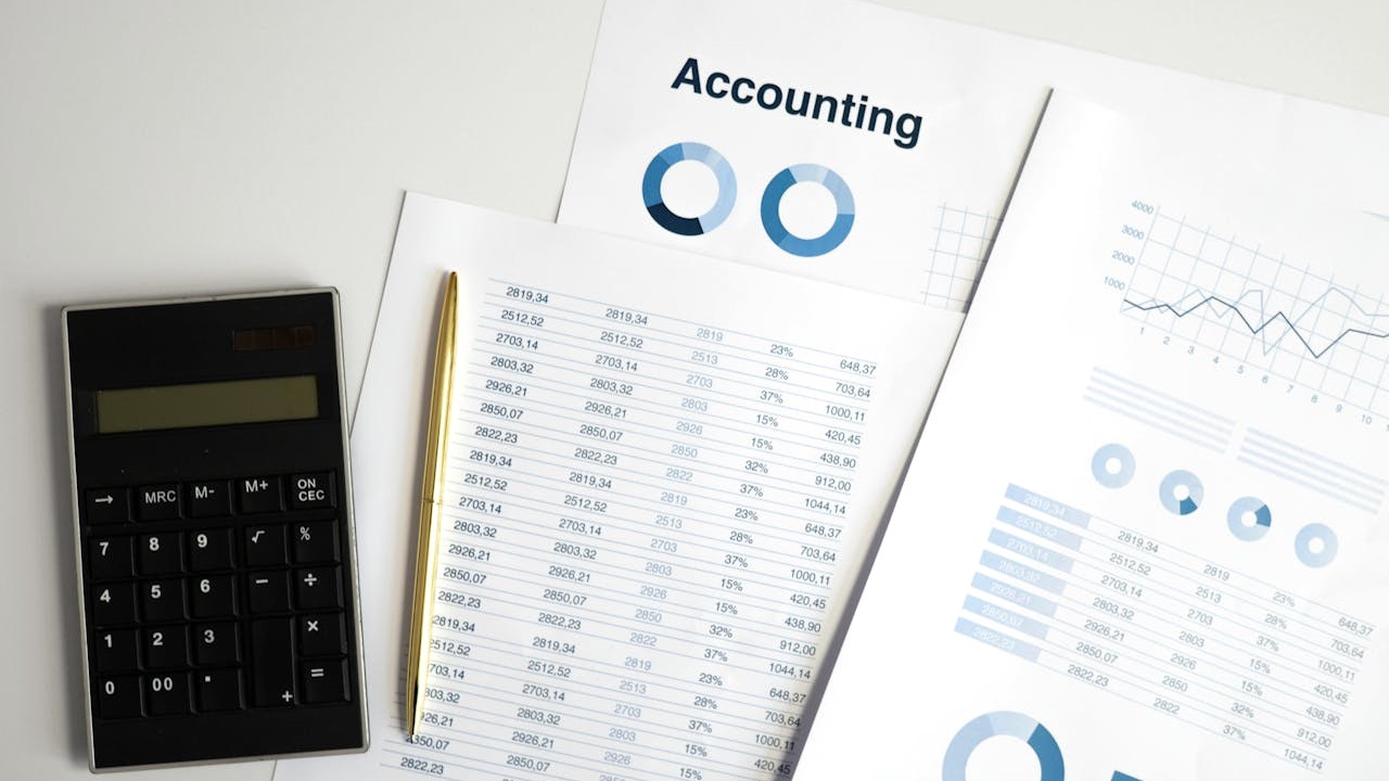 How Do You Use Statistics in Accounting? : Complete Guide